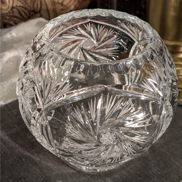 Heavy 6" Vintage Deep Hand Cut 24% Lead Crystal Rose Pinwheel Star Pedestal Bowl - Picture 4 of 8